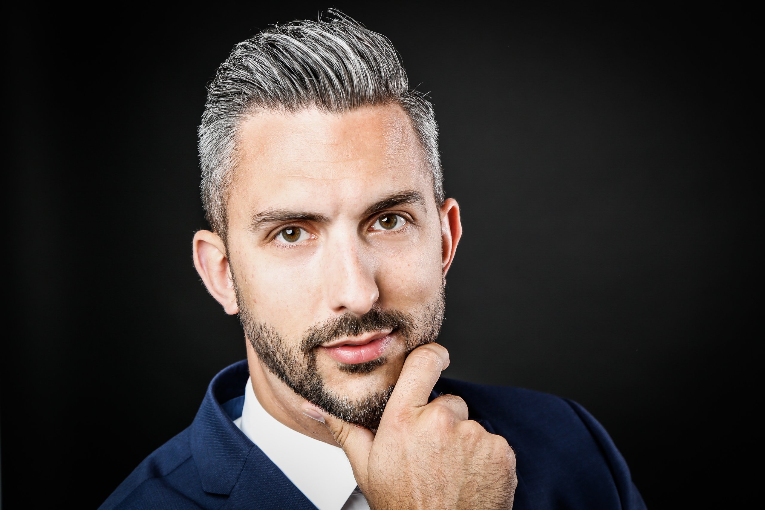 Modernes Bewerbungsfoto für Lebenslauf und LinkedIn