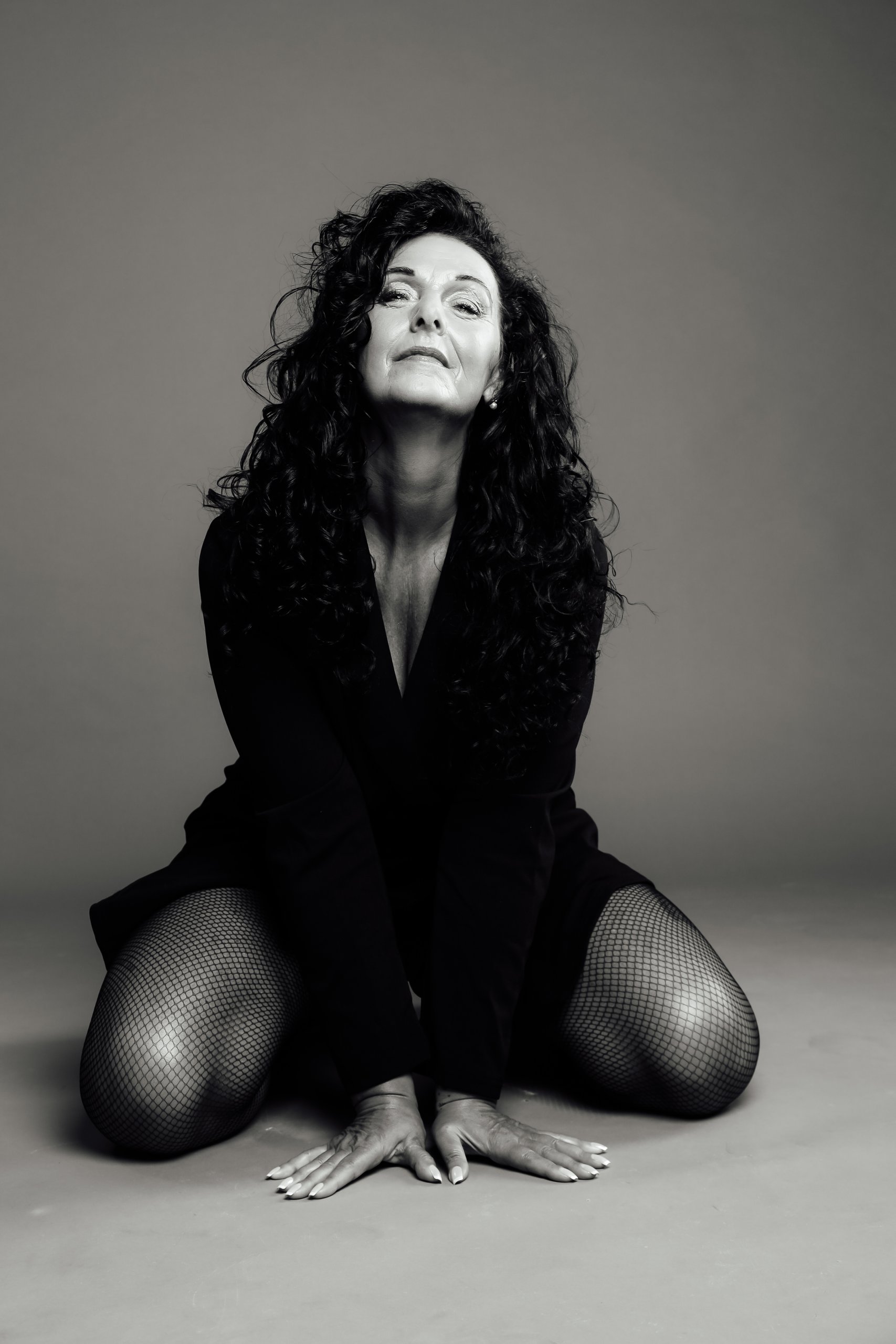 Ästhetisches Boudoir-Portrait im Studio